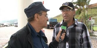 Dia a dia no trecho: Caminhoneiro cantor