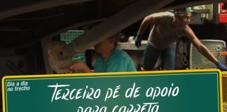 Terceiro pé de apoio para carreta