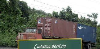 Caminhões bactéria no Porto de Santos
