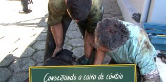 Consertando a caixa de câmbio quebrada Consertando a caixa de câmbio quebrada