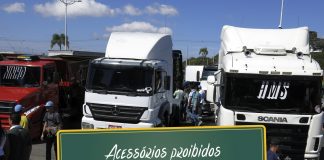 Caminhão personalizado dentro da lei Caminhão personalizado dentro da lei