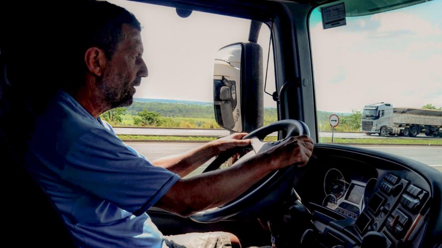 Como ser caminhoneiro? Passo a passo para quem está começando - Trucão ...