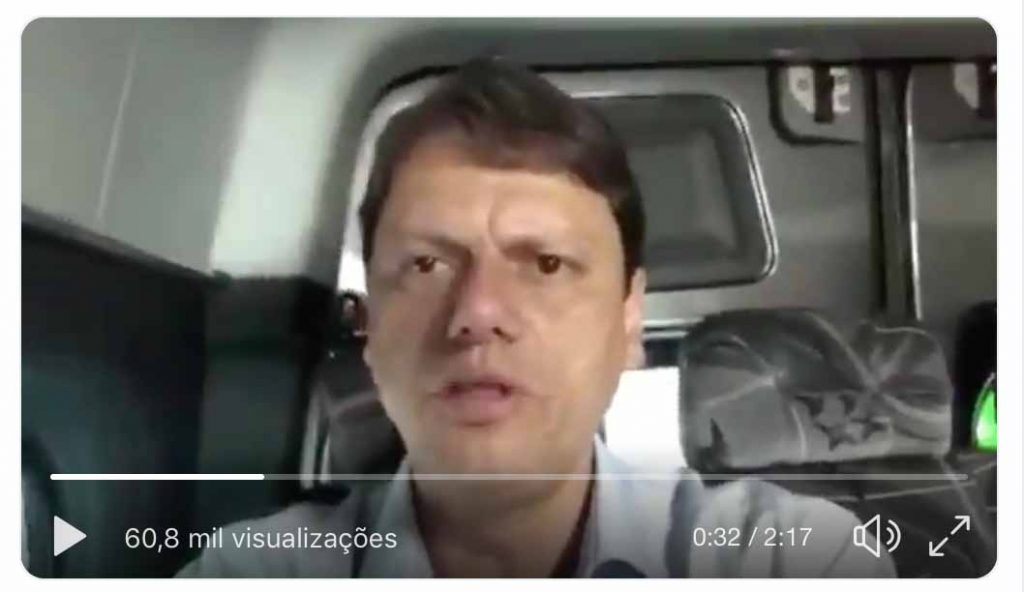 Ministro Tarcísio Freitas faz promessas aos caminhoneiros