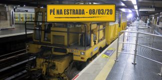 Caminhão sobre trilhos e terceira faixa estreita Caminhão sobre trilhos e terceira faixa estreita