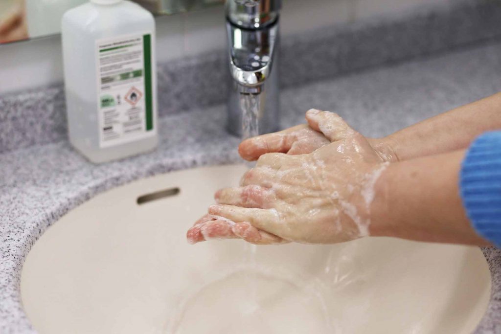 Ter local para que eles lavem as mãos é o melhor para garantir as boas práticas no transporte em época de coronavírus