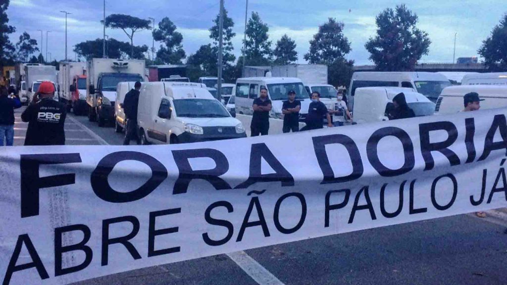 protesto por fase vermelha em Sao Paulo