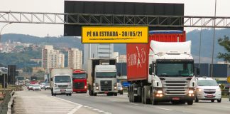 Reduza a velocidade e cuide da manutenção dos freios Reduza a velocidade e cuide da manutenção dos freios