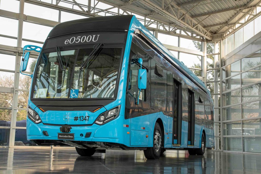 O eO500U, primeiro ônibus elétrico da Mercedes-Benz no Brasil