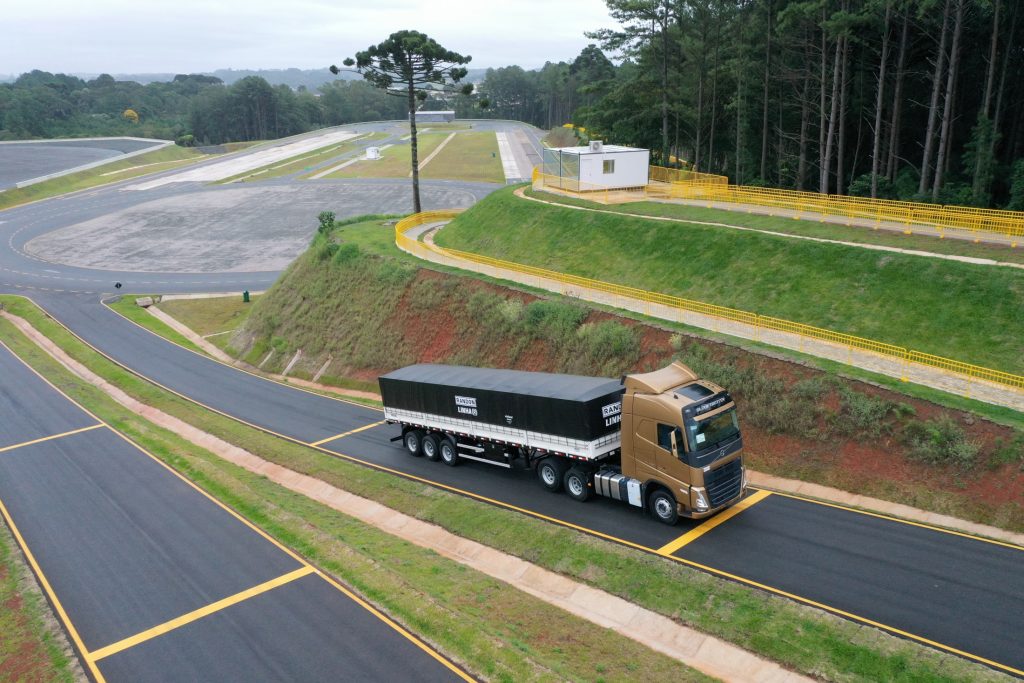 Volvo moderniza seu campo de provas em Curitiba