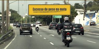 Excesso de peso na motocicleta Excesso de peso na motocicleta