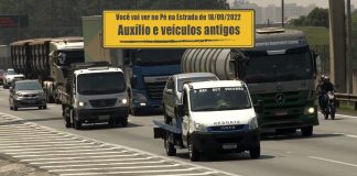 Auxílio caminhoneiro e exposição de veículos antigos Auxílio caminhoneiro e exposição de veículos antigos
