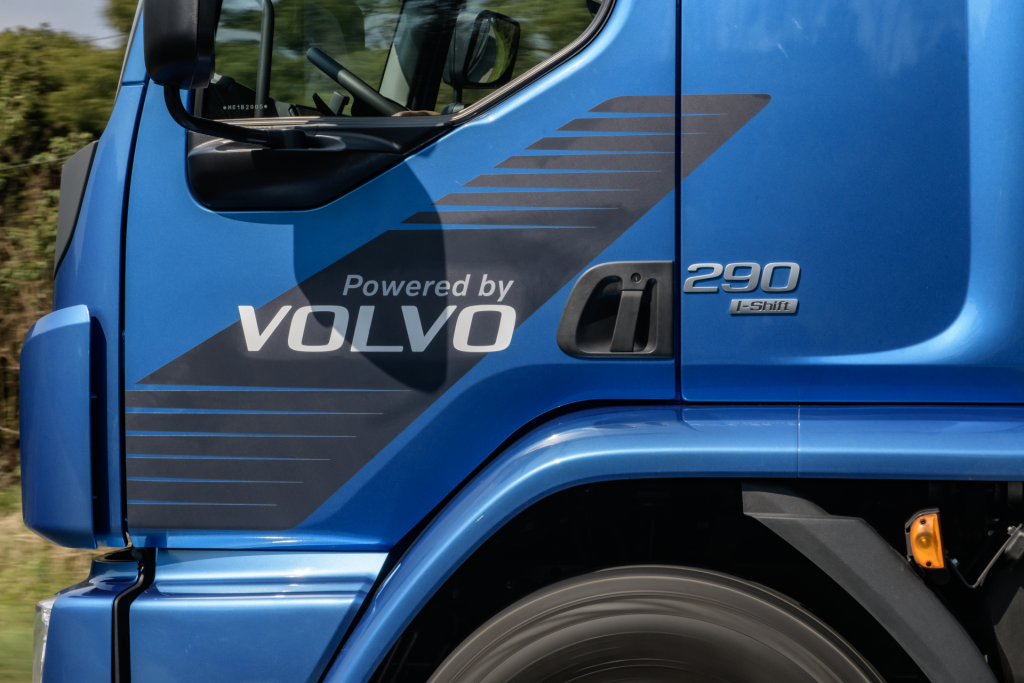 Linha VM Euro 6 traz novo motor Volvo