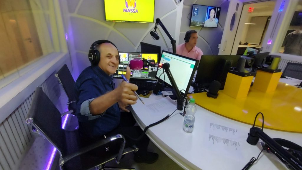 Pedro Trucão - “O Rádio é paixão. Amor pra caramba e paixão. É a coisa mais gostosa que existe.”