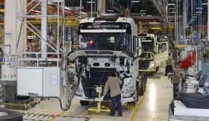 Volvo apresenta balanço positivo de vendas de caminhões em 2022, mas projeta redução para 2023