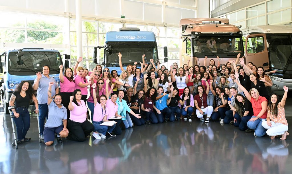 Movimento "A Voz Delas" da Mercedes-Benz vai incluir ações para mulheres motoristas de ônibus