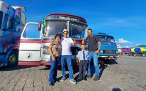 Ônibus da década de 70 vira herança de família