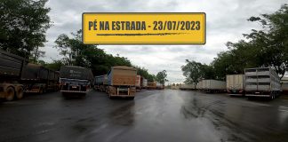 Travando a bomba de abastecimento e restaurando caminhões antigos Travando a bomba de abastecimento e restaurando caminhões antigos