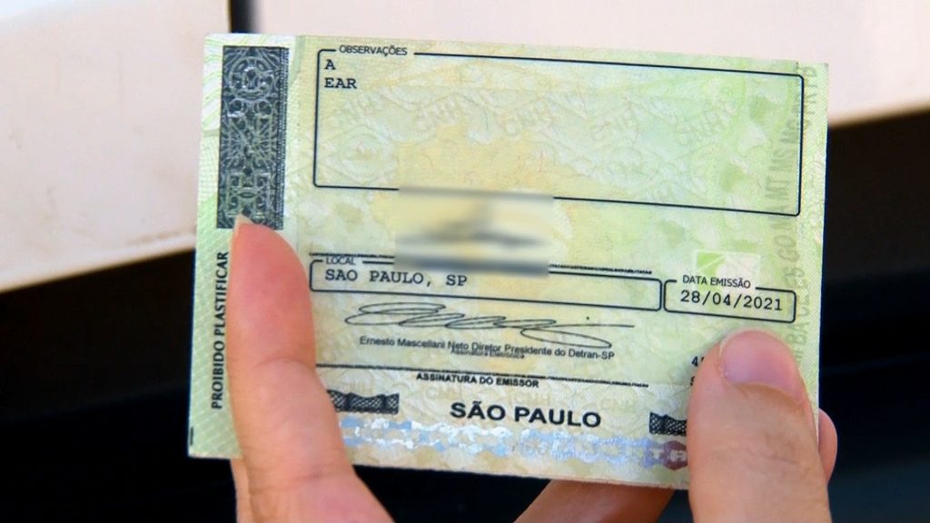 O que significa o “A” que aparece na sua CNH?