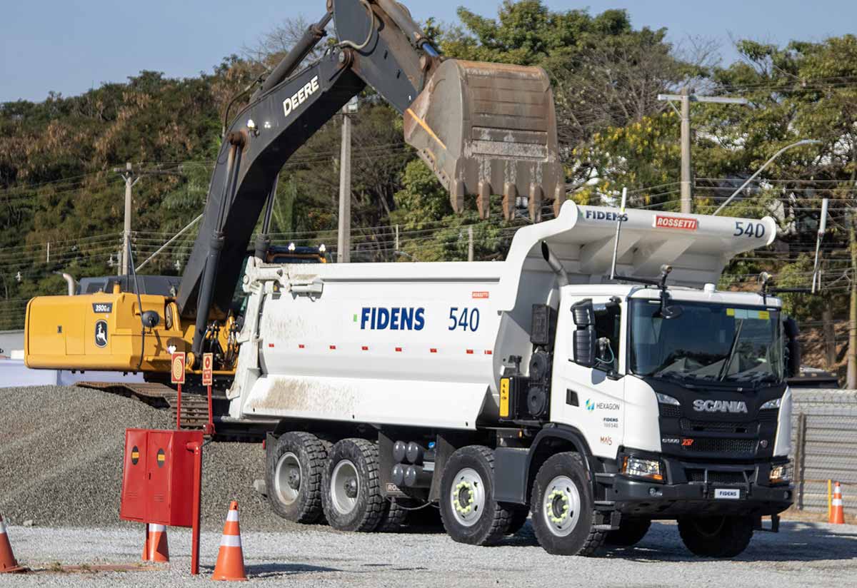 G 500 8x4 XT Heavy Tipper não-tripulado tem suspensão dianteira com capacidade de 22t