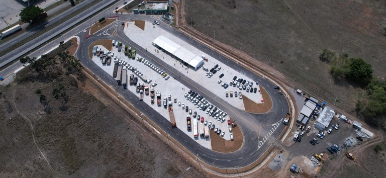 Dutra tem novo ponto de parada e descanso para caminhoneiros