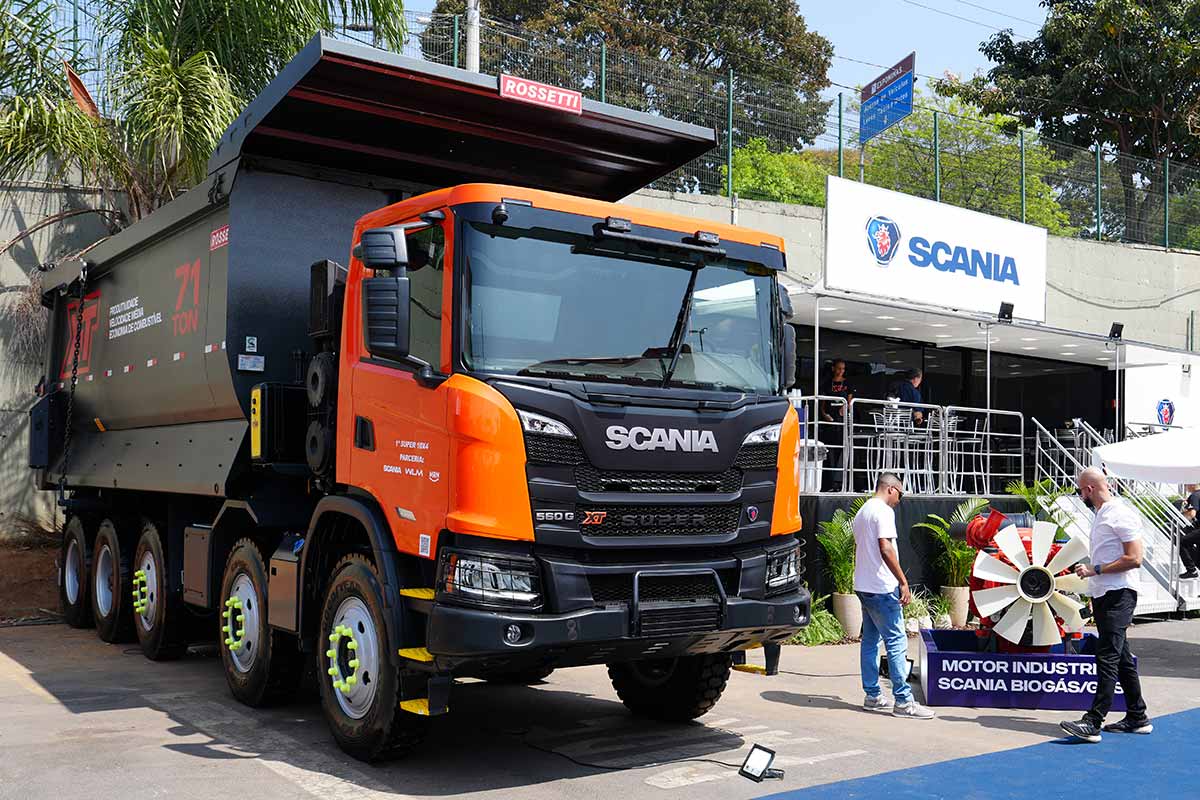 A Scania lançou o caminhão 560 G 10x4 XT Heavy Tipper