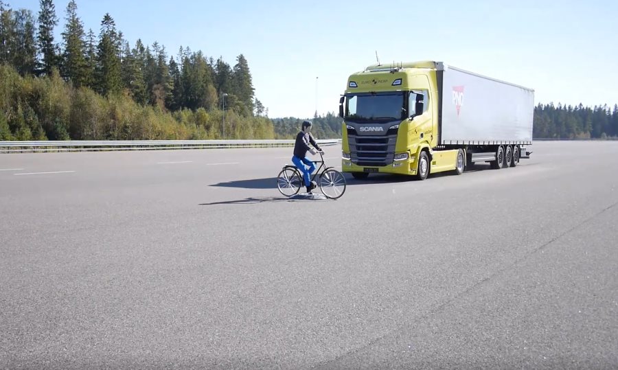 Teste de colisão Euro NCAP mostra caminhão mais seguro