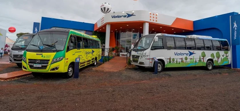Volare mostra híbrido e a gás na Agrishow 2025. Trata-se dos modelos Fly 10 GV, Attack 9 Híbrido e Attack 10 Rural.