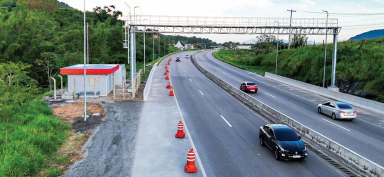 Deputados de São Paulo entraram com uma representação no Ministério Público Estadual pedindo mudanças no sistema "free flow". 