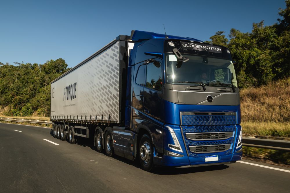 Volvo aposta em torque inteligente e IA para manter o FH no topo