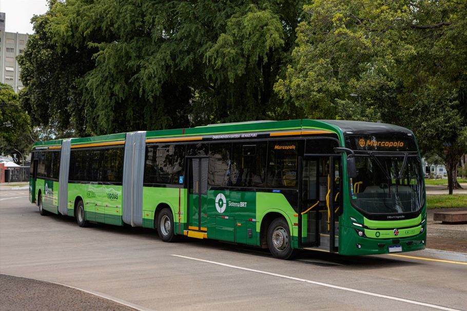 Ônibus movidos a B100 são a novidade da Volvo para transporte de passageiros