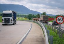 Piso salarial de R$ 5 mil para motoristas de longa distância é aprovado por comissão Piso salarial de R$ 5 mil para motoristas de longa distância é aprovado por comissão