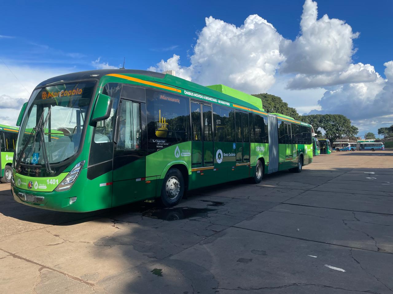 Goiás recebe primeiros ônibus articulados a biometano do Brasil