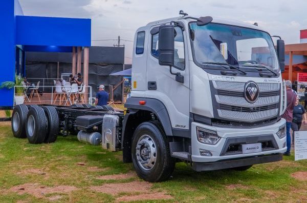 Foton lança semipesados e testa aceitação de pesado elétrico de olho na Fenatran