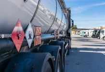 Transporte de produtos perigosos: uma das melhores áreas para motoristas sofre com falta de profissionais Transporte de produtos perigosos: uma das melhores áreas para motoristas sofre com falta de profissionais